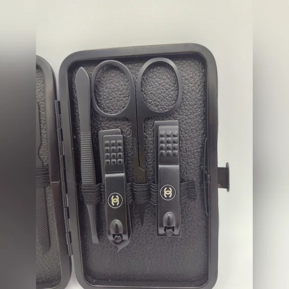 CHANEL Beauté Grooming Manicure Travel Set Black Stainless Steel Tools Case - Picture 4 of 7